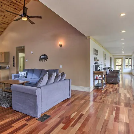 Luxe Cabin With Covered Pool And Smoky Mountain Vistas Sevierville Exterior photo